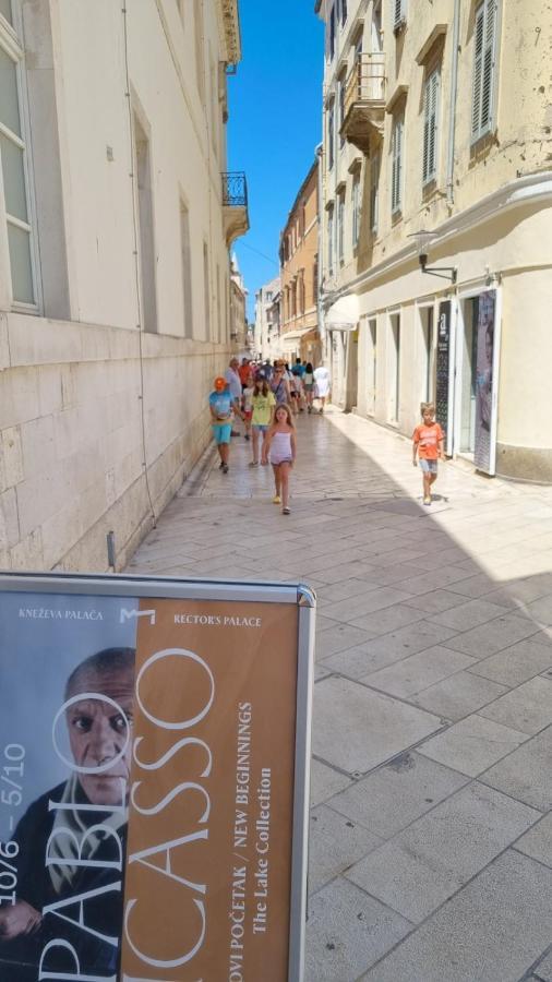 Holiday Apartment Nina , Zadar Old Town ภายนอก รูปภาพ
